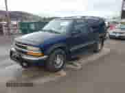 1998 Chevrolet Blazer LT with VIN 1GNDT13W7W2220237, listed as a IAAI auction lot 41854306 with 152,100 mi miles and . Bid and sale history available at DreamBid. Image 2.