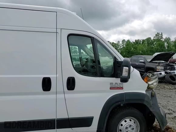 ✅ 2020 Ram ProMaster Cargo • VIN: 3C6URVJG3LE105148 • Lot: 53933165. Wystawiony na Copart z przebiegiem 69 970 mil. Bezpłatny archiwum sprzedaży aukcyjnych z USA i szczegółowy raport historii pojazdu na DreamBid. Zdjęcie 14.