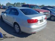 ✅ 2011 Volkswagen Jetta SE • VIN: 3VWDZ7AJ0BM359854 • Lot: 43670789. Wystawiony na IAAI z przebiegiem 217 540 mil. Bezpłatny archiwum sprzedaży aukcyjnych z USA i szczegółowy raport historii pojazdu na DreamBid. Zdjęcie 3.