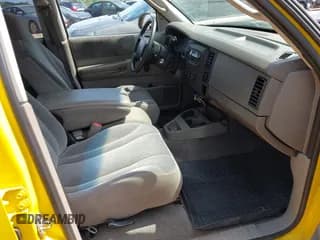 ✅ 2004 Dodge Dakota Sport • VIN: 1D7HG38N14S752273 • Lot: 42311042. Wystawiony na IAAI z przebiegiem 157 402 mil. Bezpłatny archiwum sprzedaży aukcyjnych z USA i szczegółowy raport historii pojazdu na DreamBid. Zdjęcie 5.