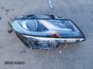 ✅ 2019 Lincoln MKC Reserve • VIN: 5LMCJ3D97KUL42621 • Lot: 87449555. Wystawiony na Copart z przebiegiem 88 704 mil. Bezpłatny archiwum sprzedaży aukcyjnych z USA i szczegółowy raport historii pojazdu na DreamBid. Zdjęcie 13.