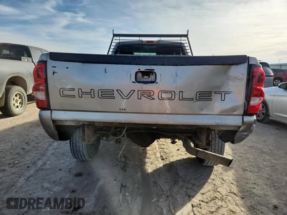 ✅ 2003 Chevrolet Silverado 2500HD Work Truck • VIN: 1GCHC24U83Z181772 • Лот: 91630915. Опубликован ранее на Copart с пробегом Не указан. Бесплатный доступ к архиву аукционных продаж из США и подробный отчёт об истории автомобиля на DreamBid. Изображение 6.