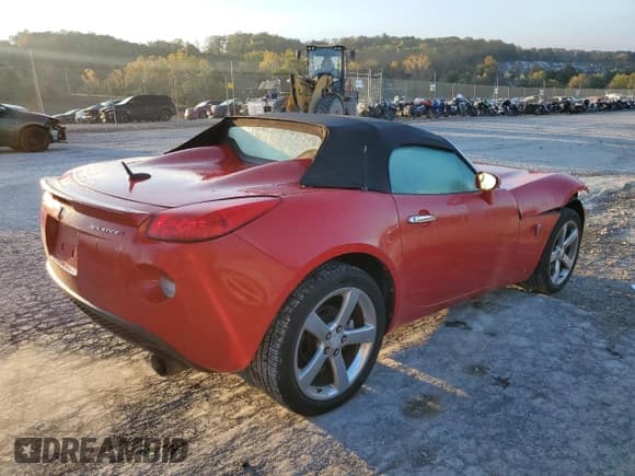✅ 2008 Pontiac Solstice • VIN: 1G2MC35B48Y126917 • Lot: 85343095. Listed on Copart with 249,952 mi. Free auction sales archive from the USA and detailed vehicle history report at DreamBid. Image 3.
