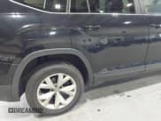 ✅ 2018 Volkswagen Atlas SE • VIN: 1V2CP2CA8JC593985 • Lot: 43162199. Listed on IAAI with 271,245 mi. Free auction sales archive from the USA and detailed vehicle history report at DreamBid. Image 6.