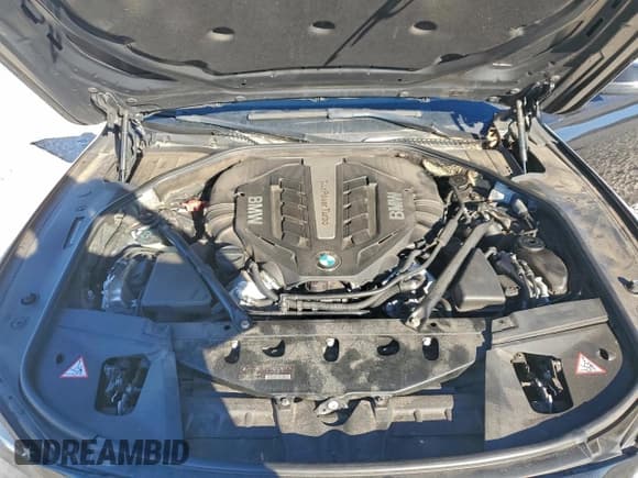 ✅ 2014 BMW 7 Series ALPINA B7 xDrive • VIN: WBAYF8C55ED141764 • Lot: 94592915. Listed on Copart with 97,840 mi. Free auction sales archive from the USA and detailed vehicle history report at DreamBid. Image 11.