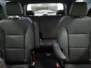 ✅ 2023 Chevrolet Traverse LT • VIN: 1GNERHKW0PJ226157 • Lot: 68549424. Wystawiony na Copart z przebiegiem 17 220 mil. Bezpłatny archiwum sprzedaży aukcyjnych z USA i szczegółowy raport historii pojazdu na DreamBid. Zdjęcie 10.