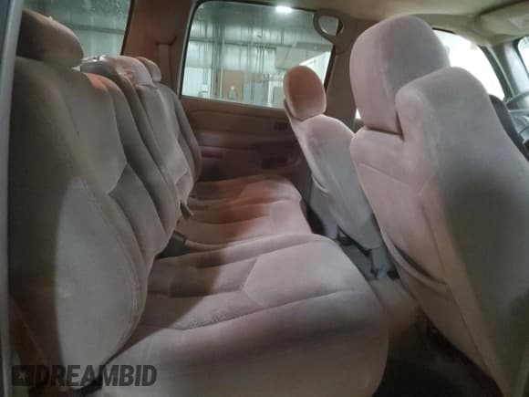 ✅ 2004 Chevrolet Suburban LS • VIN: 1GNFK16Z24J329595 • Лот: 85532674. Опубликован ранее на Copart с пробегом 221 420 миль. Бесплатный доступ к архиву аукционных продаж из США и подробный отчёт об истории автомобиля на DreamBid. Изображение 11.