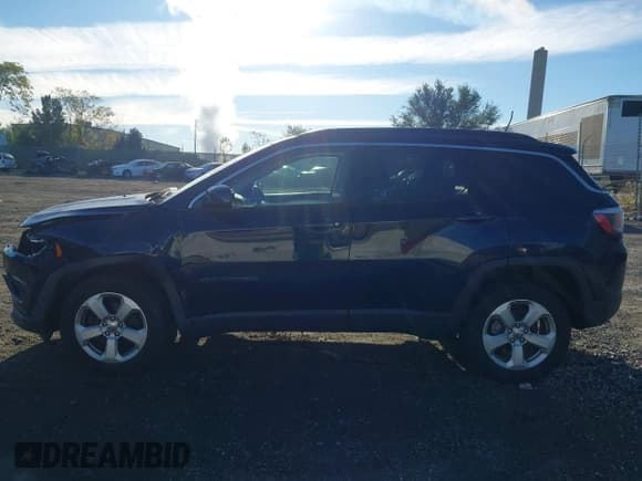 ✅ 2018 Jeep Compass Latitude • VIN: 3C4NJDBB7JT176587 • Lot: 43499713. Wystawiony na IAAI z przebiegiem 100 100 mil. Bezpłatny archiwum sprzedaży aukcyjnych z USA i szczegółowy raport historii pojazdu na DreamBid. Zdjęcie 14.