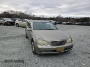 ✅ 2004 Mercedes-Benz C 230 Kompressor • VIN: WDBRF40J24F535886 • Lot: 85705154. Wystawiony na Copart z przebiegiem 145 446 mil. Bezpłatny archiwum sprzedaży aukcyjnych z USA i szczegółowy raport historii pojazdu na DreamBid. Zdjęcie 11.