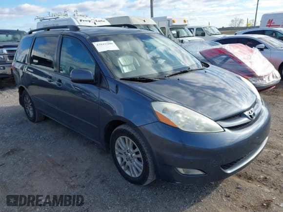 ✅ 2010 Toyota Sienna XLE Limited • VIN: 5TDYK4CC2AS291674 • Lot: 43815200. Wystawiony na IAAI z przebiegiem 231 078 mil. Bezpłatny archiwum sprzedaży aukcyjnych z USA i szczegółowy raport historii pojazdu na DreamBid. Zdjęcie 1.
