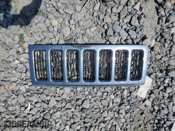 ✅ 2007 Jeep Commander Sport • VIN: 1J8HG48K07C684965 • Лот: 58061005. Опубликован ранее на Copart с пробегом 208 951 миль. Бесплатный доступ к архиву аукционных продаж из США и подробный отчёт об истории автомобиля на DreamBid. Изображение 13.