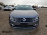 ✅ 2015 Volkswagen Passat S • VIN: 1VWAT7A39FC109817 • Lot: 89723115. Wystawiony na Copart z przebiegiem 113 011 mil. Bezpłatny archiwum sprzedaży aukcyjnych z USA i szczegółowy raport historii pojazdu na DreamBid. Zdjęcie 5.