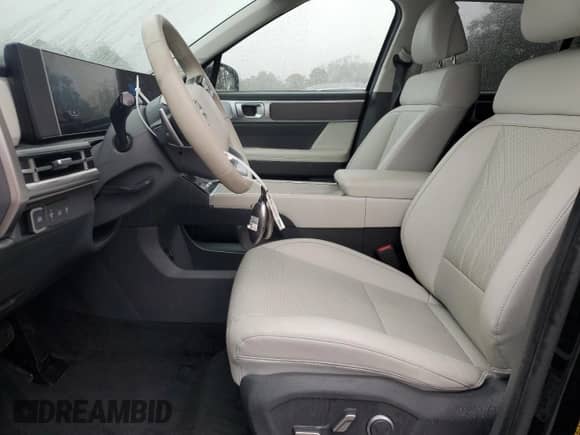 2024 Hyundai Santa Fe SEL с VIN 5NMP24GL6RH048972, выставлен на аукционе Copart как лот 44153855 с пробегом 5 975 миль миль и Списание • Salvage title. История ставок и продаж доступна на DreamBid. Изображение 7.
