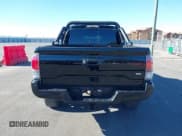 ✅ 2023 Toyota Tacoma SR • VIN: 3TYCZ5AN0PT110522 • Lot: 41740128. Wystawiony na IAAI z przebiegiem 45 115 mil. Bezpłatny archiwum sprzedaży aukcyjnych z USA i szczegółowy raport historii pojazdu na DreamBid. Zdjęcie 16.