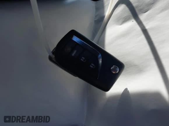 ✅ 2019 Toyota Camry SE • VIN: 4T1B11HK6KU854807 • Лот: 43770190. Опубликован ранее на IAAI с пробегом 110 077 миль. Бесплатный доступ к архиву аукционных продаж из США и подробный отчёт об истории автомобиля на DreamBid. Изображение 11.