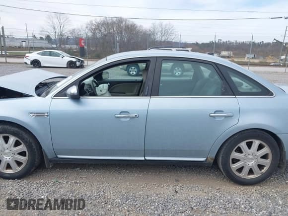 ✅ 2008 Ford Taurus Limited • VIN: 1FAHP25W08G135723 • Лот: 43689965. Опубликован ранее на IAAI с пробегом 190 494 миль. Бесплатный доступ к архиву аукционных продаж из США и подробный отчёт об истории автомобиля на DreamBid. Изображение 14.