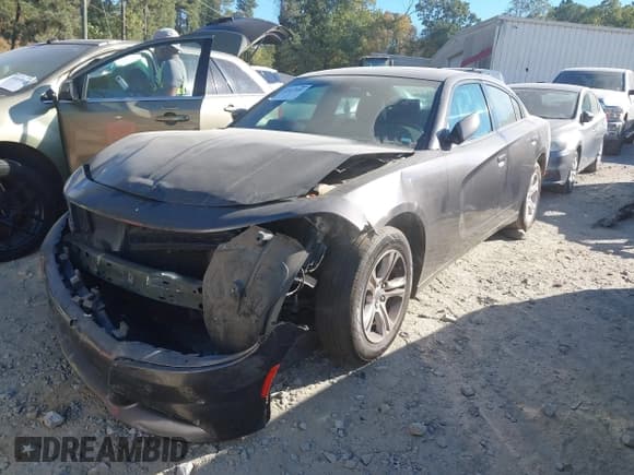 ✅ 2020 Dodge Charger SXT • VIN: 2C3CDXBGXLH144583 • Lot: 43437681. Wystawiony na IAAI z przebiegiem 215 000 mil. Bezpłatny archiwum sprzedaży aukcyjnych z USA i szczegółowy raport historii pojazdu na DreamBid. Zdjęcie 2.