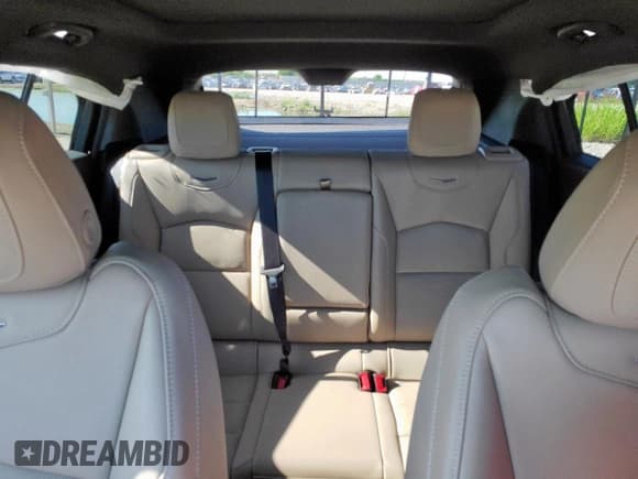 ✅ 2025 Cadillac XT4 FWD Premium Luxury • VIN: 1GYFZCR44SF159279 • Lot: 56225425. Wystawiony na Copart z przebiegiem 1 365 mil. Bezpłatny archiwum sprzedaży aukcyjnych z USA i szczegółowy raport historii pojazdu na DreamBid. Zdjęcie 10.