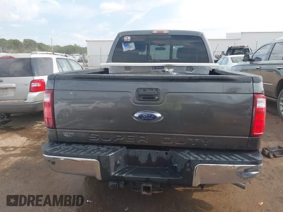 ✅ 2015 Ford F-250 Lariat • VIN: 1FT7W2BT6FED40510 • Lot: 43360638. Wystawiony na IAAI z przebiegiem 250 719 mil. Bezpłatny archiwum sprzedaży aukcyjnych z USA i szczegółowy raport historii pojazdu na DreamBid. Zdjęcie 17.