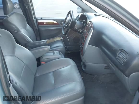 ✅ 2005 Chrysler Town & Country Limited • VIN: 2C4GP64L45R166472 • Лот: 43567099. Опубликован ранее на IAAI с пробегом 240 018 миль. Бесплатный доступ к архиву аукционных продаж из США и подробный отчёт об истории автомобиля на DreamBid. Изображение 5.