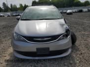 ✅ 2020 Chrysler Voyager LXi • VIN: 2C4RC1DG0LR156710 • Lot: 71932415. Wystawiony na Copart z przebiegiem 104 919 mil. Bezpłatny archiwum sprzedaży aukcyjnych z USA i szczegółowy raport historii pojazdu na DreamBid. Zdjęcie 5.