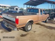 ✅ 1994 Ford F-150 • VIN: 1FTEX15H1RKB02771 • Lot: 43487871. Wystawiony na IAAI z przebiegiem 171 351 mil. Bezpłatny archiwum sprzedaży aukcyjnych z USA i szczegółowy raport historii pojazdu na DreamBid. Zdjęcie 4.