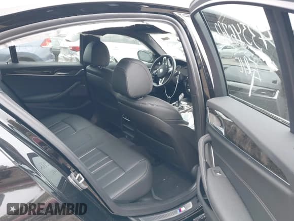 ✅ 2019 BMW 5 Series 530i xDrive • VIN: WBAJA7C52KWW01263 • Лот: 43546722. Опубликован ранее на IAAI с пробегом 47 247 миль. Бесплатный доступ к архиву аукционных продаж из США и подробный отчёт об истории автомобиля на DreamBid. Изображение 8.