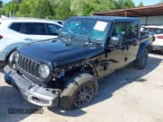 ✅ 2024 Jeep Gladiator Sport S • VIN: 1C6HJTAG5RL132719 • Лот: 42953304. Опубликован ранее на IAAI с пробегом 3 686 миль. Бесплатный доступ к архиву аукционных продаж из США и подробный отчёт об истории автомобиля на DreamBid. Изображение 2.