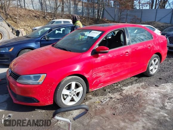 ✅ 2011 Volkswagen Jetta TDI • VIN: 3VW3L7AJ4BM072188 • Lot: 41606803. Wystawiony na IAAI z przebiegiem 177 400 mil. Bezpłatny archiwum sprzedaży aukcyjnych z USA i szczegółowy raport historii pojazdu na DreamBid. Zdjęcie 2.