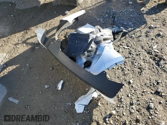 ✅ 2018 Nissan Versa SV • VIN: 3N1CN7AP8JL810292 • Lot: 90975665. Wystawiony na Copart z przebiegiem 113 007 mil. Bezpłatny archiwum sprzedaży aukcyjnych z USA i szczegółowy raport historii pojazdu na DreamBid. Zdjęcie 12.