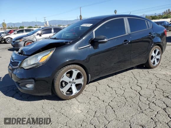 ✅ 2013 Kia Rio SX • VIN: KNADN4A38D6233742 • Lot: 86194815. Wystawiony na Copart z przebiegiem 111 556 mil. Bezpłatny archiwum sprzedaży aukcyjnych z USA i szczegółowy raport historii pojazdu na DreamBid. Zdjęcie 1.