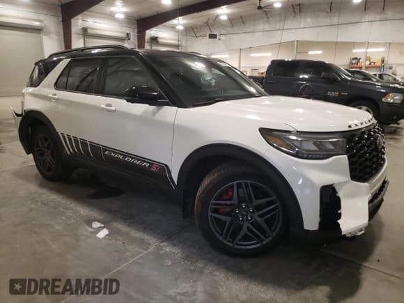 ✅ 2025 Ford Explorer ST • VIN: 1FMWK8GC6SGA24859 • Lot: 82394425. Listed on Copart with 5,260 mi. Free auction sales archive from the USA and detailed vehicle history report at DreamBid. Image 4.