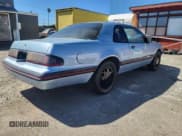 ✅ 1987 Ford Thunderbird • VIN: 1FABP64W7HH154214 • Lot: 80223645. Wystawiony na Copart z przebiegiem 157 906 mil. Bezpłatny archiwum sprzedaży aukcyjnych z USA i szczegółowy raport historii pojazdu na DreamBid. Zdjęcie 4.