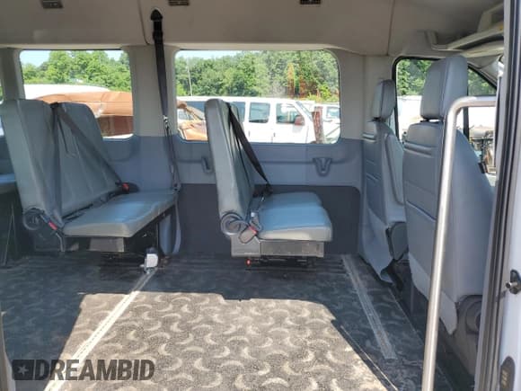 ✅ 2017 Ford Transit XL • VIN: 1FDZX2CM6HKB49005 • Lot: 64250195. Wystawiony na Copart z przebiegiem 225 968 mil. Bezpłatny archiwum sprzedaży aukcyjnych z USA i szczegółowy raport historii pojazdu na DreamBid. Zdjęcie 11.