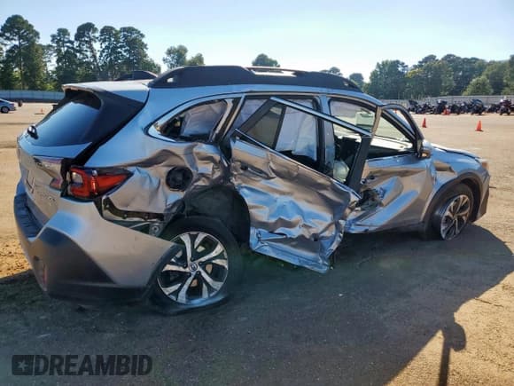 ✅ 2022 Subaru Outback Limited • VIN: 4S4BTANC8N3236969 • Lot: 82393625. Wystawiony na Copart z przebiegiem 54 880 mil. Bezpłatny archiwum sprzedaży aukcyjnych z USA i szczegółowy raport historii pojazdu na DreamBid. Zdjęcie 3.