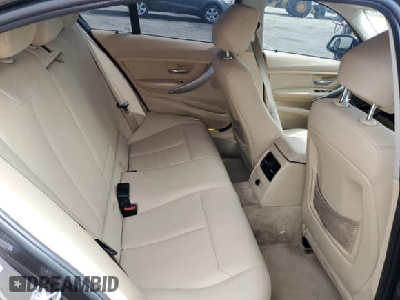 ✅ 2013 BMW 3 Series 328i • VIN: WBA3C1C5XDF435898 • Lot: 57098825. Listed on Copart with 165,781 mi. Free auction sales archive from the USA and detailed vehicle history report at DreamBid. Image 10.
