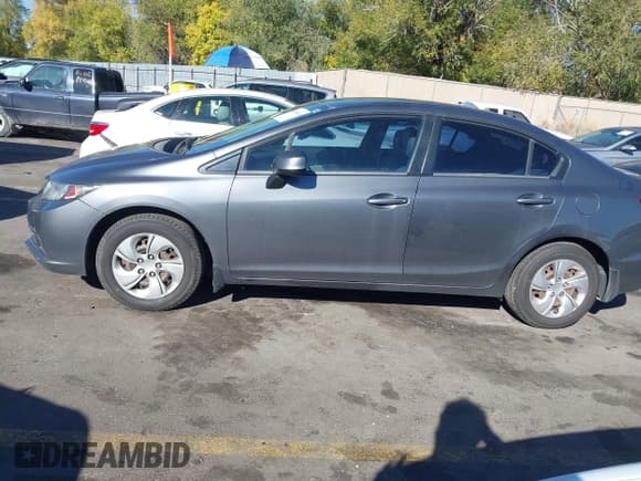 ✅ 2013 Honda Civic LX • VIN: 19XFB2F50DE201221 • Лот: 43508016. Опубликован ранее на IAAI с пробегом 124 509 миль. Бесплатный доступ к архиву аукционных продаж из США и подробный отчёт об истории автомобиля на DreamBid. Изображение 14.