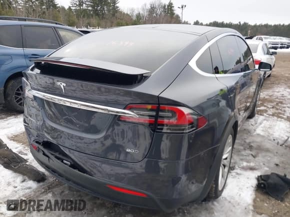 ✅ 2016 Tesla Model X 70D • VIN: 5YJXCAE2XGF014165 • Lot: 41474490. Wystawiony na IAAI z przebiegiem 112 967 mil. Bezpłatny archiwum sprzedaży aukcyjnych z USA i szczegółowy raport historii pojazdu na DreamBid. Zdjęcie 4.