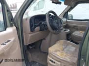 ✅ 2002 Ford Econoline Passenger XL • VIN: 1FMRE11L82HA83636 • Lot: 41718025. Wystawiony na IAAI z przebiegiem 153 581 mil. Bezpłatny archiwum sprzedaży aukcyjnych z USA i szczegółowy raport historii pojazdu na DreamBid. Zdjęcie 5.