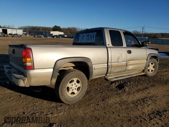 ✅ 2001 Chevrolet Silverado 1500 • VIN: 1GCEC19T21Z194382 • Лот: 88863615. Опубликован ранее на Copart с пробегом 155 055 миль. Бесплатный доступ к архиву аукционных продаж из США и подробный отчёт об истории автомобиля на DreamBid. Изображение 3.