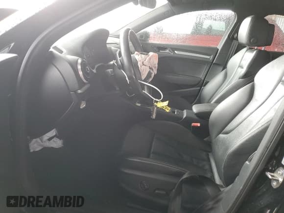 ✅ 2015 Audi S3 Premium Plus • VIN: WAUBFGFF8F1118826 • Lot: 44447205. Wystawiony na Copart z przebiegiem 63 577 mil. Bezpłatny archiwum sprzedaży aukcyjnych z USA i szczegółowy raport historii pojazdu na DreamBid. Zdjęcie 7.