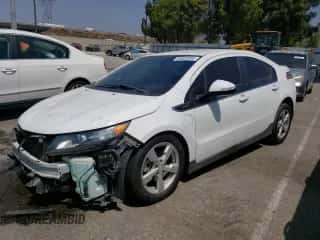 2014 Chevrolet Volt z VIN 1G1RE6E46EU155975, wystawiony jako Copart lot #58937384 z przebiegiem 136 767 mil mil oraz Szkoda całkowita • Salvage title. Historia ofert i sprzedaży dostępna na DreamBid. Obrazek 1.