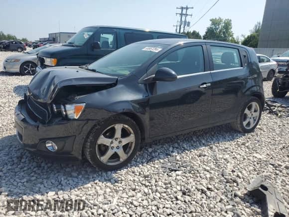 2014 Chevrolet Sonic LT z VIN 1G1JC6EH8E4224333, wystawiony jako Copart lot #68867264 z przebiegiem 80 086 mil mil oraz Czysty tytuł • Clean title. Historia ofert i sprzedaży dostępna na DreamBid. Obrazek 1.