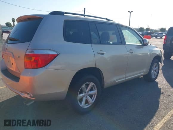 ✅ 2008 Toyota Highlander • VIN: JTEDS41A282016822 • Lot: 43641038. Listed on IAAI with 109,410 mi. Free auction sales archive from the USA and detailed vehicle history report at DreamBid. Image 4.