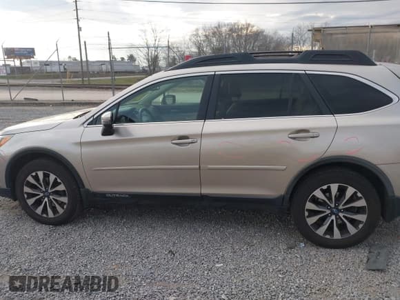 ✅ 2015 Subaru Outback Limited • VIN: 4S4BSENC6F3272445 • Lot: 43779333. Listed on IAAI with 150,075 mi. Free auction sales archive from the USA and detailed vehicle history report at DreamBid. Image 14.