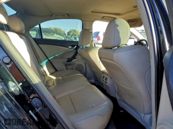 ✅ 2011 Acura TSX • VIN: JH4CU2F6XBC012570 • Lot: 95509065. Listed on Copart with 196,317 mi. Free auction sales archive from the USA and detailed vehicle history report at DreamBid. Image 10.