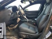 ✅ 2025 Mazda 3 S Preferred • VIN: JM1BPALM8S1764006 • Лот: 71498955. Опубликован ранее на Copart с пробегом 15 720 миль. Бесплатный доступ к архиву аукционных продаж из США и подробный отчёт об истории автомобиля на DreamBid. Изображение 7.