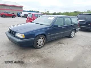 ✅ 1997 Volvo 850 • VIN: YV1LW5544V2322747 • Лот: 42313748. Опубликован ранее на IAAI с пробегом 251 745 миль. Бесплатный доступ к архиву аукционных продаж из США и подробный отчёт об истории автомобиля на DreamBid. Изображение 2.