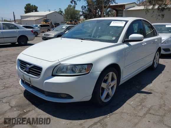 ✅ 2008 Volvo S40 2.4L • VIN: YV1MS390082365319 • Лот: 42865146. Опубликован ранее на IAAI с пробегом 173 692 миль. Бесплатный доступ к архиву аукционных продаж из США и подробный отчёт об истории автомобиля на DreamBid. Изображение 2.