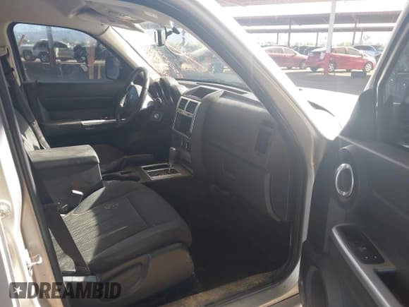 ✅ 2011 Dodge Nitro SXT • VIN: 1D4PT5GK9BW550374 • Lot: 43582756. Listed on IAAI with 129,481 mi. Free auction sales archive from the USA and detailed vehicle history report at DreamBid. Image 5.